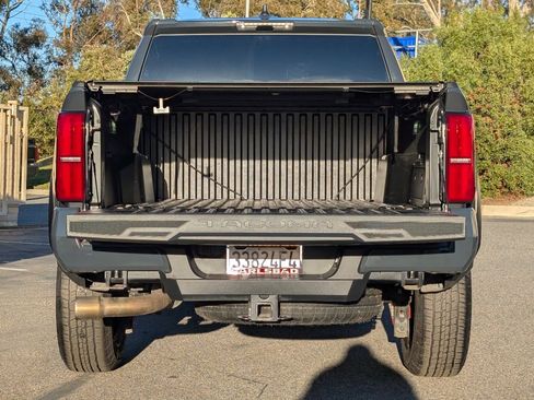 Used 2025 Toyota Tacoma TRD Off-Road image 9