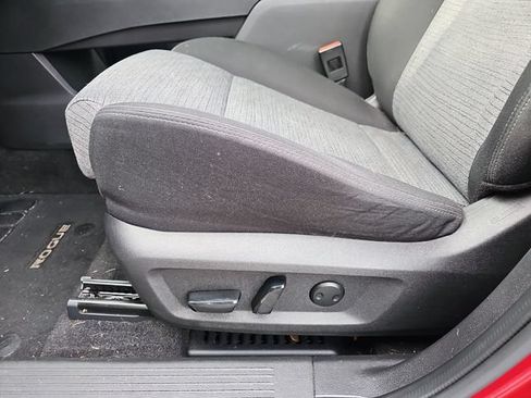 Used 2023 Nissan Rogue SV AWD/4WD image 12