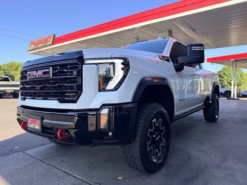 Used 2024 GMC Sierra 2500 AT4X AWD/4WD image 17