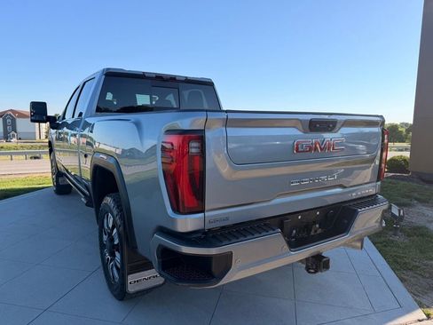 Used 2024 GMC Sierra 3500 Denali w/ Denali Reserve Package AWD/4WD image 3