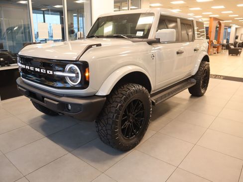 New 2026 Ford Bronco Outer Banks image 13