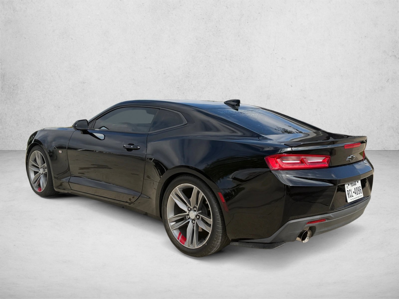 Used 2018 Chevrolet Camaro LT w/ RS Package RWD image 7