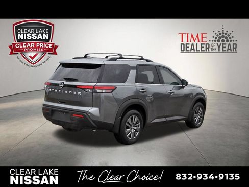 Certified 2025 Nissan Pathfinder SV FWD image 7