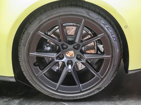 Certified 2025 Porsche 911 Carrera w/ Premium Package RWD image 14