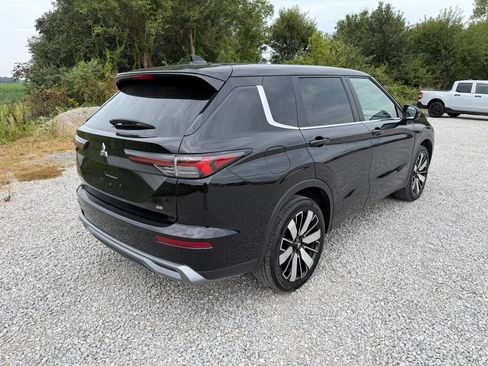 Used 2025 Mitsubishi Outlander SE FWD image 29