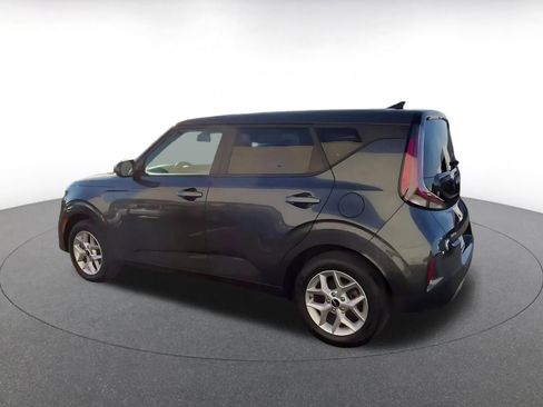 Used 2025 Kia Soul LX w/ LX Technology Package image 10