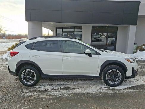 Used 2023 Subaru Crosstrek 2.0i Premium image 5
