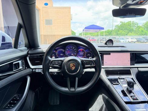 Used 2023 Porsche Panamera RWD image 19