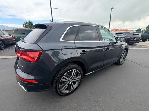 Used 2020 Audi Q5 e Premium Plus w/ Premium Plus Package AWD/4WD image 4