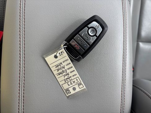 Used 2025 Ford Explorer Active w/ Active Comfort Package AWD/4WD image 27