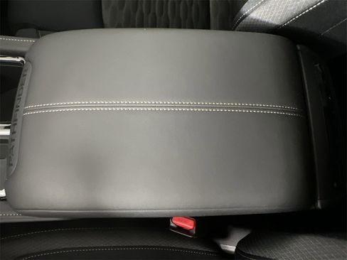 New 2025 Nissan Pathfinder SV image 22
