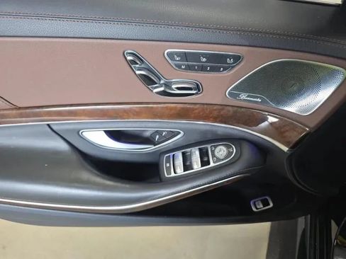 Used 2015 Mercedes-Benz S 550 4MATIC Sedan w/ Sport Package image 9