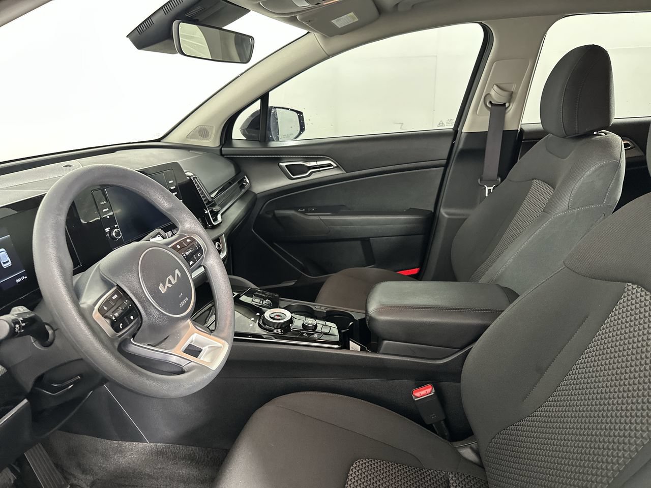 Certified 2023 Kia Sportage LX FWD image 2