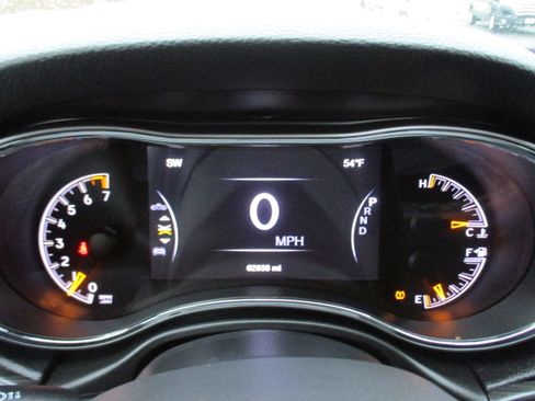 Used 2020 Jeep Grand Cherokee Laredo image 19