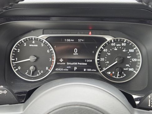 Used 2024 Nissan Pathfinder SV image 18