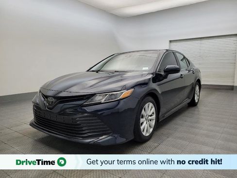 Used 2020 Toyota Camry LE image 1