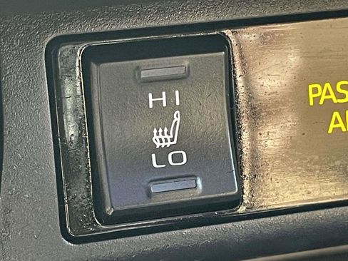 Used 2019 Toyota RAV4 XLE image 20