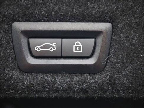 Used 2022 BMW 540i w/ Executive Package image 25