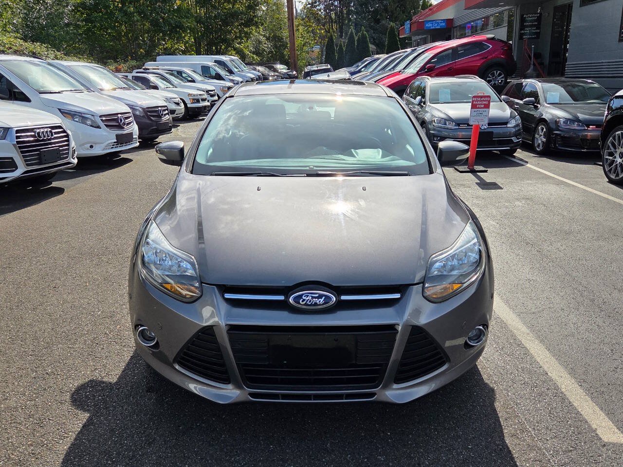 Used 2013 Ford Focus Titanium w/ Luxury Pkg FWD image 2