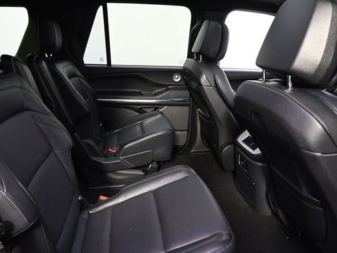 New 2025 Lincoln Navigator Reserve w/ Jet Appearance Package image 18