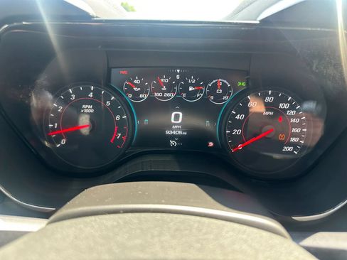 Used 2018 Chevrolet Camaro SS RWD image 33