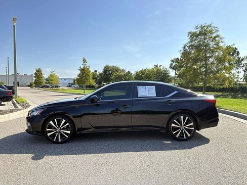 Used 2020 Nissan Altima 2.5 SR FWD image 2