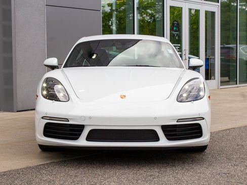 Used 2025 Porsche 718 Cayman w/ Sport Chrono Package image 2