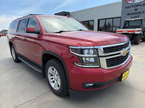 Used 2015 Chevrolet Suburban LT w/ Luxury Package AWD/4WD image 2