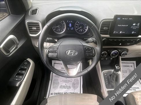 Used 2021 Hyundai Venue SEL FWD image 5
