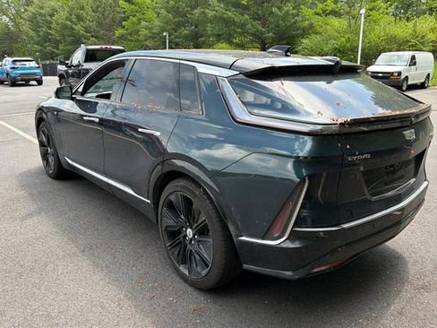 Certified 2024 Cadillac Lyriq Luxury AWD/4WD image 2