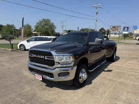 Used 2024 RAM 3500 Big Horn AWD/4WD image 4