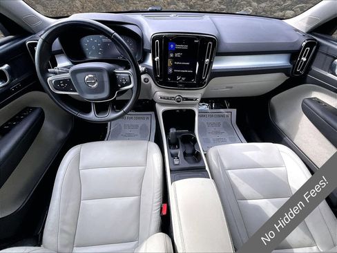 Used 2020 Volvo XC40 T5 Momentum w/ Protection Package Premier AWD/4WD image 14