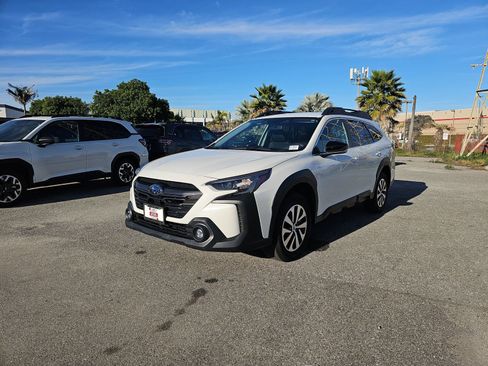 Used 2024 Subaru Outback Premium image 3