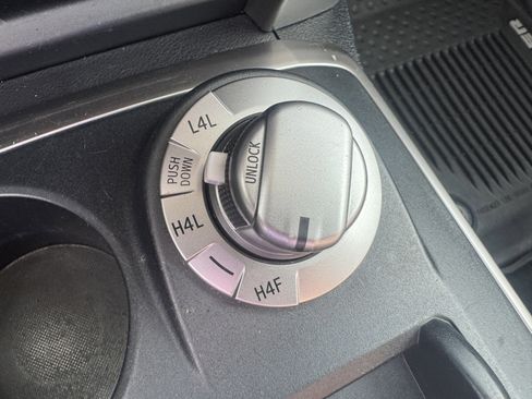 Used 2019 Toyota 4Runner Limited AWD/4WD image 38
