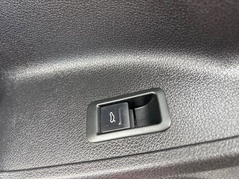 Used 2020 Audi Q3 2.0T Prestige w/ Prestige Package image 19