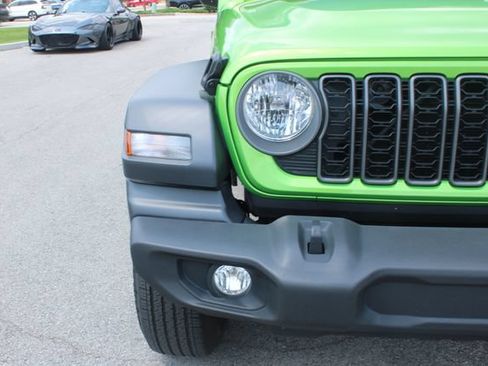 Used 2025 Jeep Wrangler Sport AWD/4WD image 31