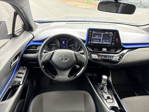 Used 2020 Toyota C-HR XLE FWD image 15