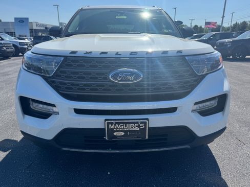 Used 2023 Ford Explorer XLT w/ Equipment Group 202A AWD/4WD image 8