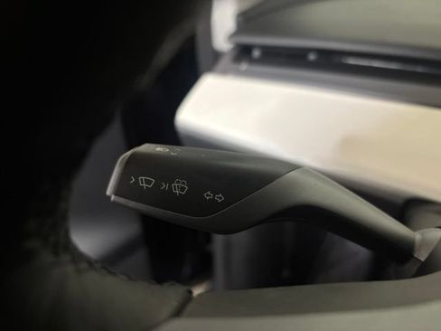 Used 2023 Tesla Model Y Long Range AWD/4WD image 41