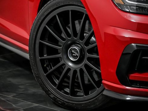 Used 2019 Volkswagen Golf R 4-Door image 3