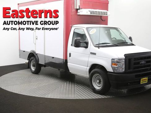 Used 2023 Ford E-350 and Econoline 350 Super Duty w/ Power Windows & Locks Group RWD image 48