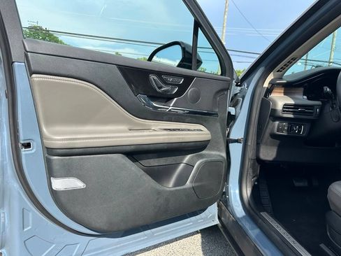 Used 2025 Lincoln Corsair Reserve FWD image 15