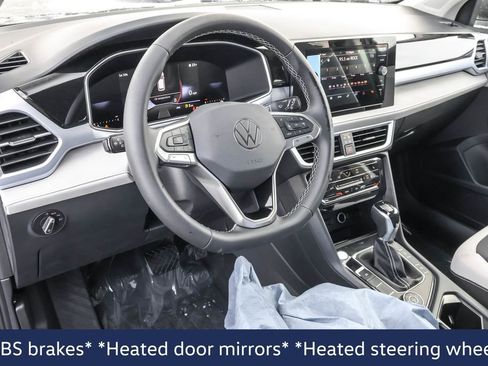 New 2026 Volkswagen Taos SE image 4