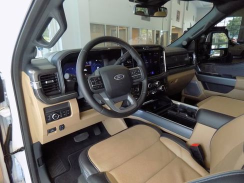 Used 2025 Ford F350 Lariat w/ Lariat Ultimate Package AWD/4WD image 26