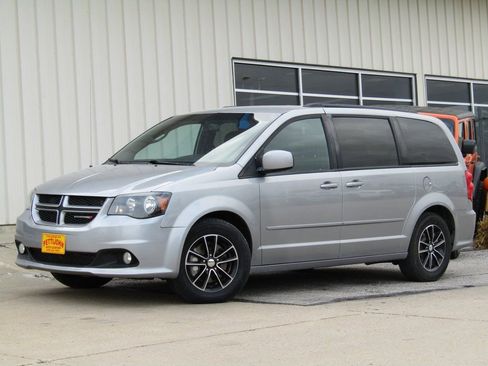 Used 2017 Dodge Grand Caravan GT image 12