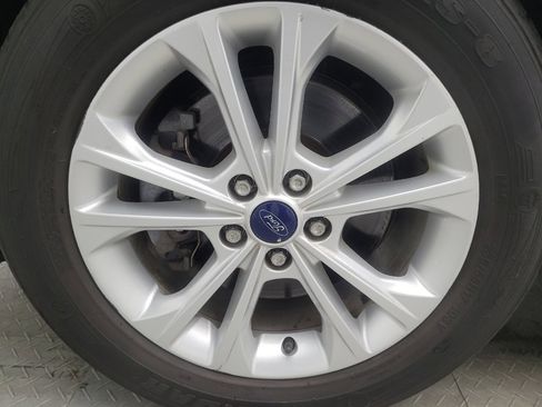 Used 2018 Ford Escape SE w/ Ford Safe & Smart Package AWD/4WD image 31
