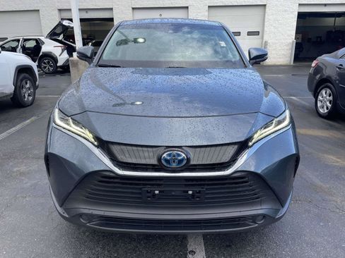 Used 2023 Toyota Venza LE AWD/4WD image 3