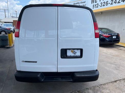 Used 2018 Chevrolet Express 2500 RWD image 5