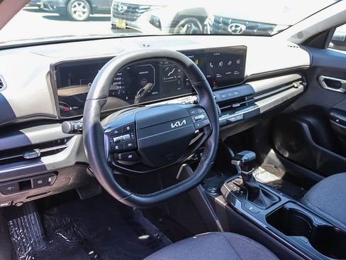 Used 2025 Kia K4 EX FWD image 23