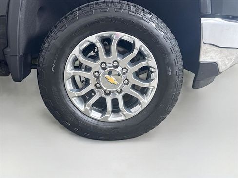 Used 2025 Chevrolet Silverado 2500 LTZ w/ LTZ Convenience Package image 26